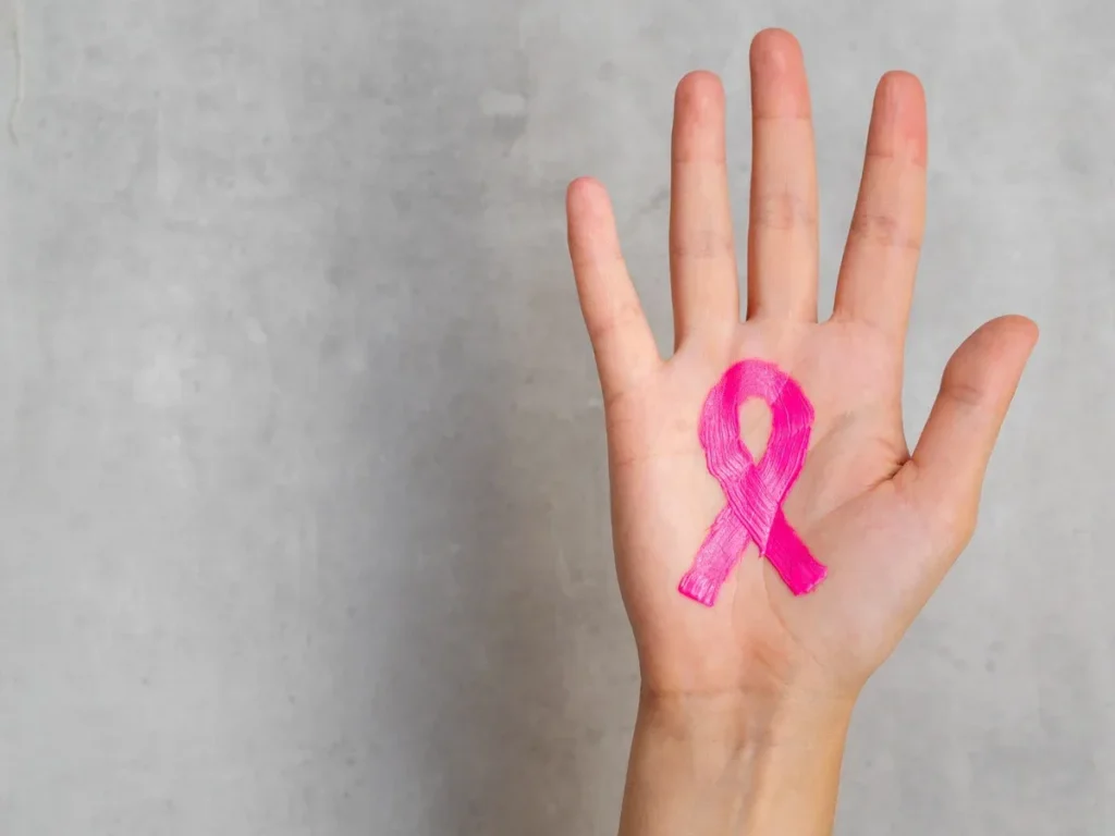 Campanha Outubro Rosa de conscientização sobre câncer de mama.